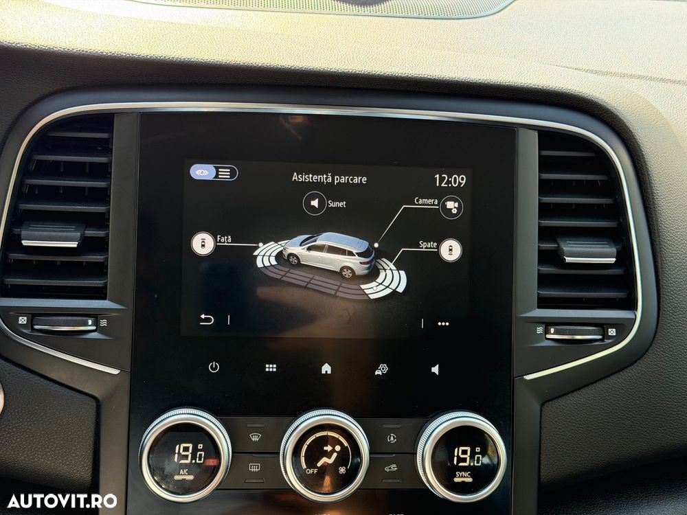 Renault Megane E-TECH 160 BUSINESS EDITION - 24