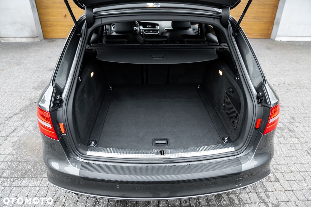 Audi A4 Avant 3.0 TDI DPF quattro S tronic S line Sportpaket - 18