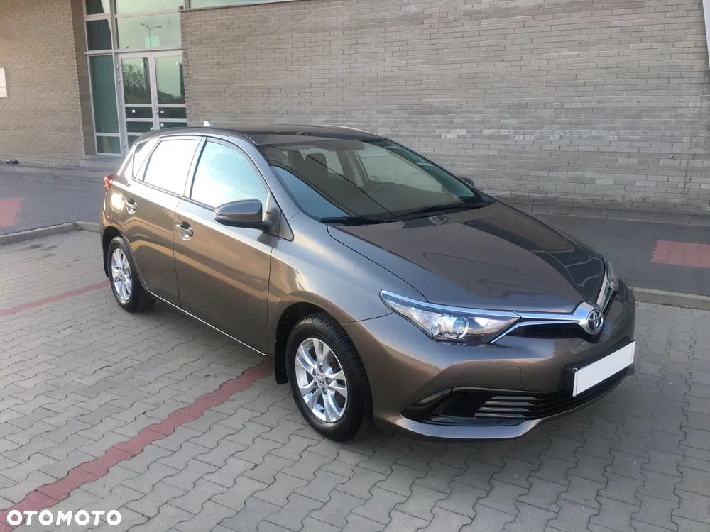 Toyota Auris - 13