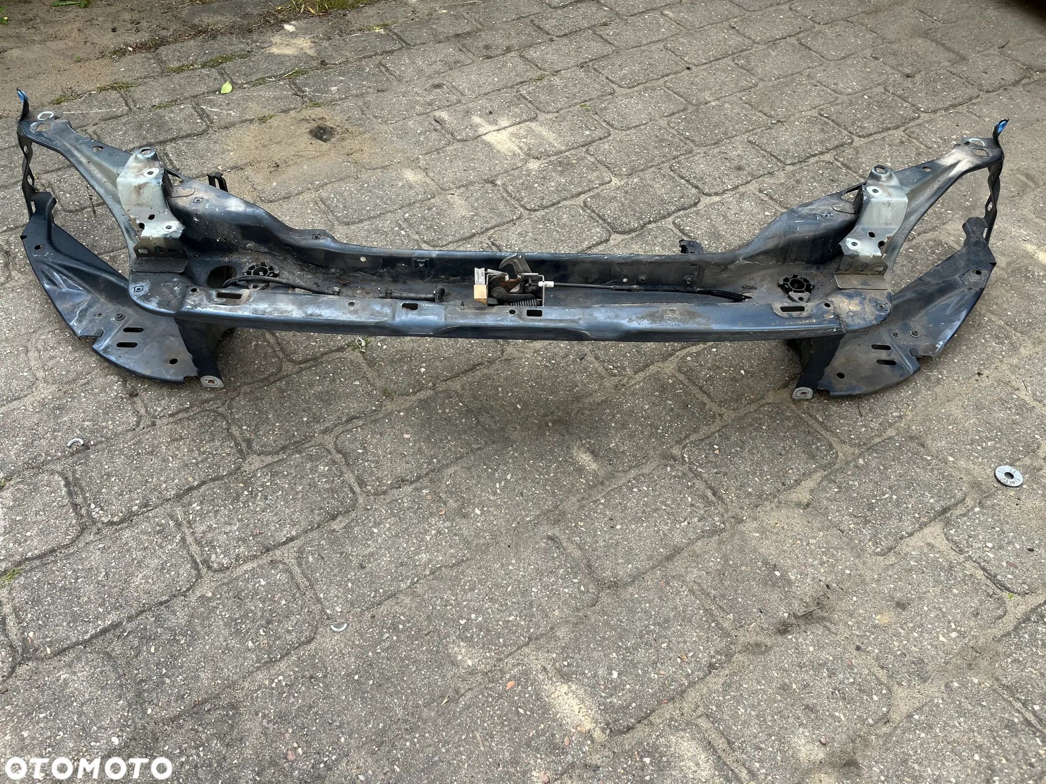VOLVO C30 I LIFT PAS PRZEDNI WZMOCNIENIE OKULAR - 1