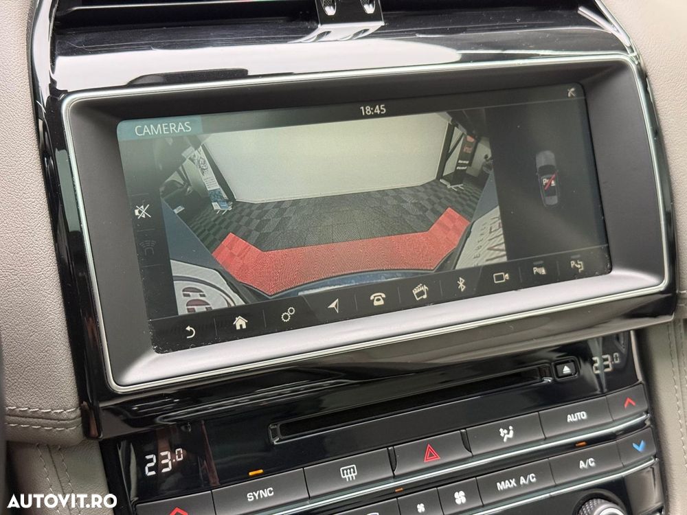 Jaguar F-Pace 30t AWD Prestige - 14
