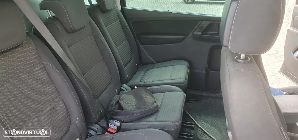 SEAT Alhambra 2.0 TDI Xcellence DSG — fotografia 8