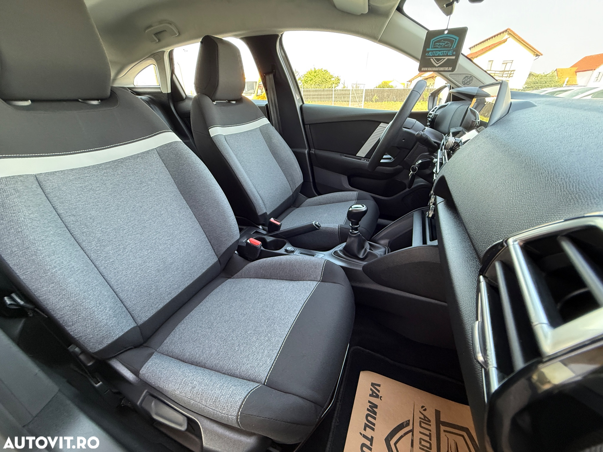 Citroën C4 PureTech 100 Stop&Start LIVE PACK - 25