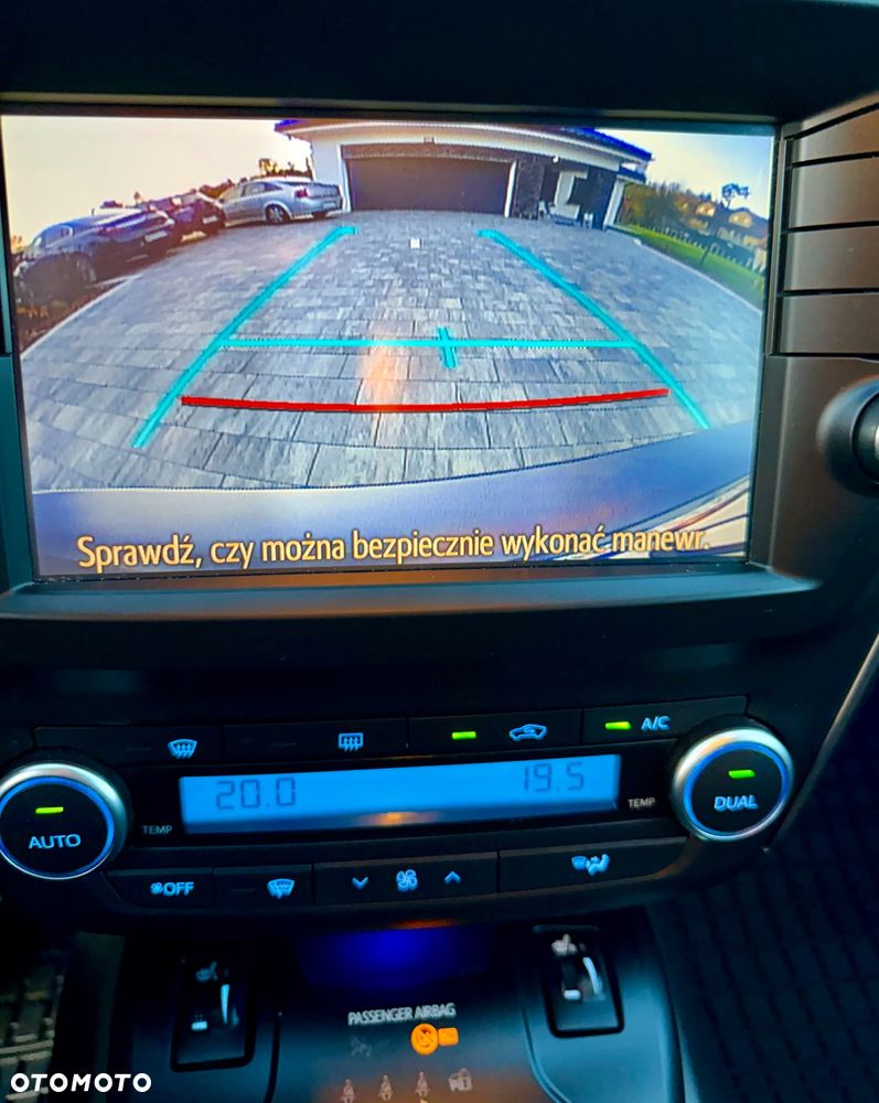 Toyota Avensis - 16