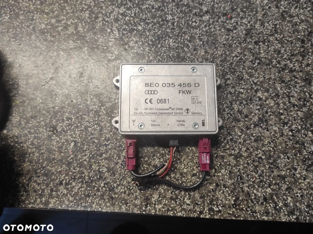 8E0035456D WZMACNIACZ ANTENY AUDI A4 B6 B7 SEAT EXEO SPRAWNY GWARANCJA WYSYŁKA !!!!! - 1