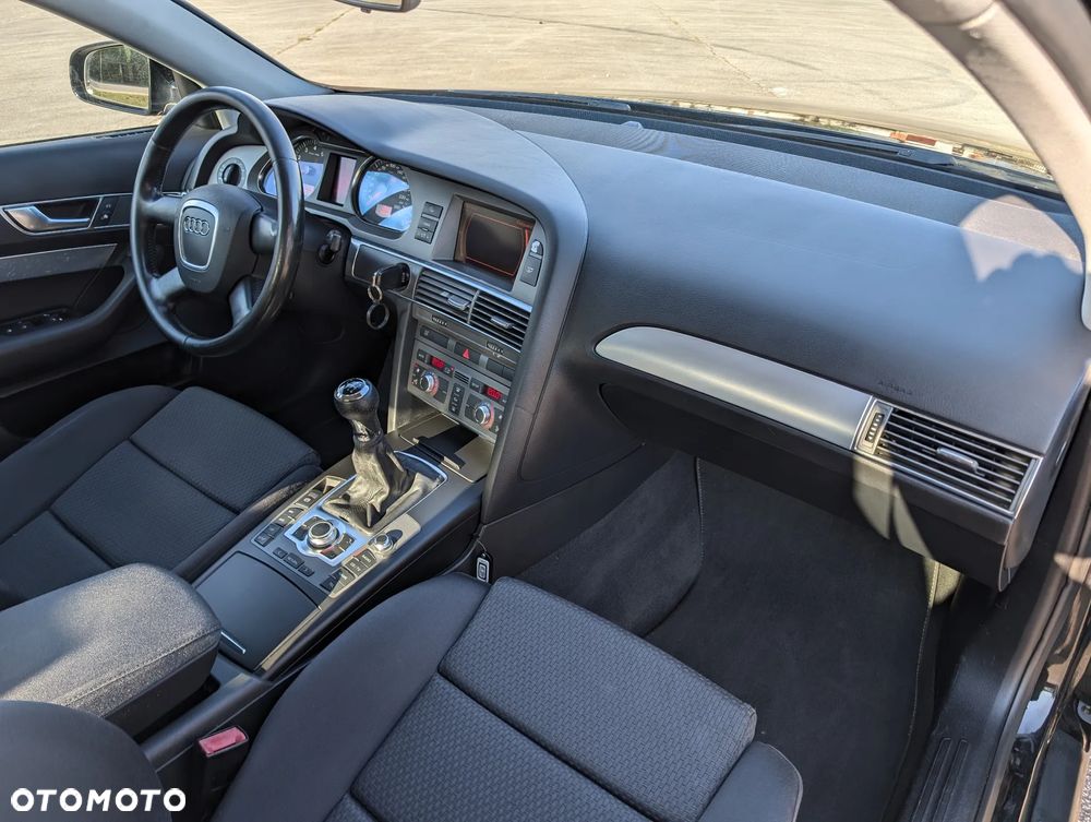 Audi A6 Limousine 2.4 - 25