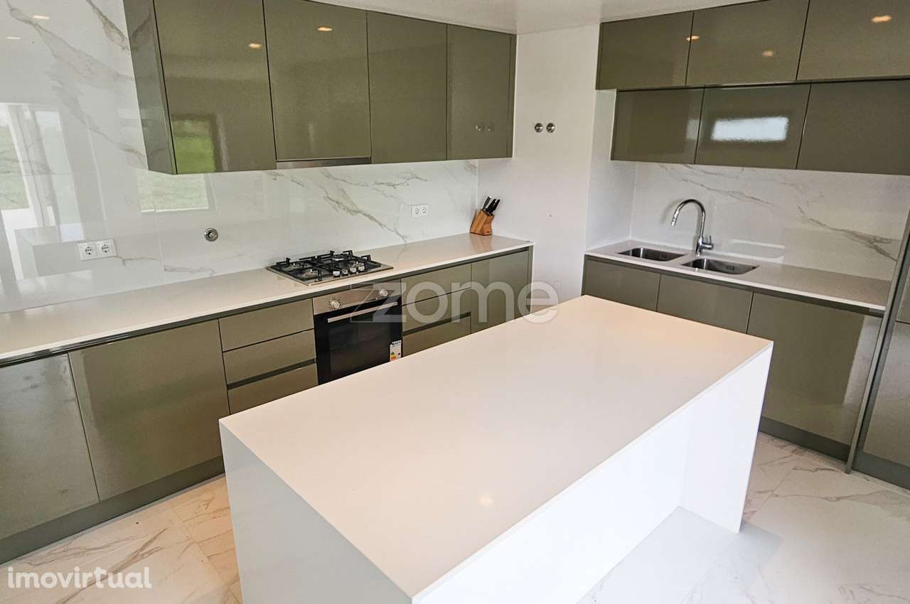 Moradia T4 em Sintra — 188m² | Jardim Privativo, Piscina no Condomí... - Grande imagem: 3/29