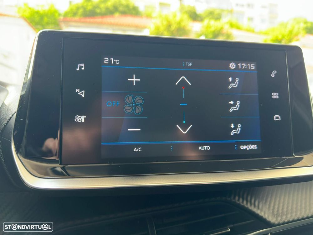 Peugeot 2008 1.2 PureTech Allure EAT6 - 19