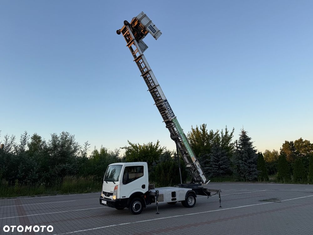 Nissan CABSTAR  2.5  DRABINA - PODAJNIK BOCKER DEKARSKO - MEBLOWY  WYSOKOŚĆ 26 M - 2