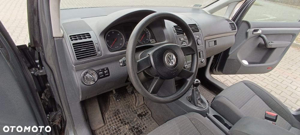 Volkswagen Touran - 15