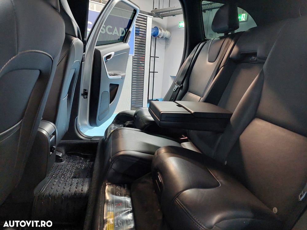 Volvo XC 60 T5 Geartronic Momentum - 8