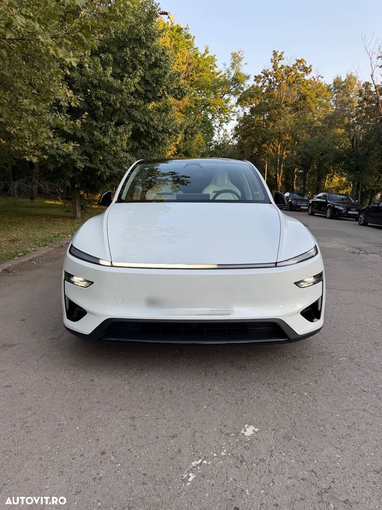 Tesla Model Y Performance - 3