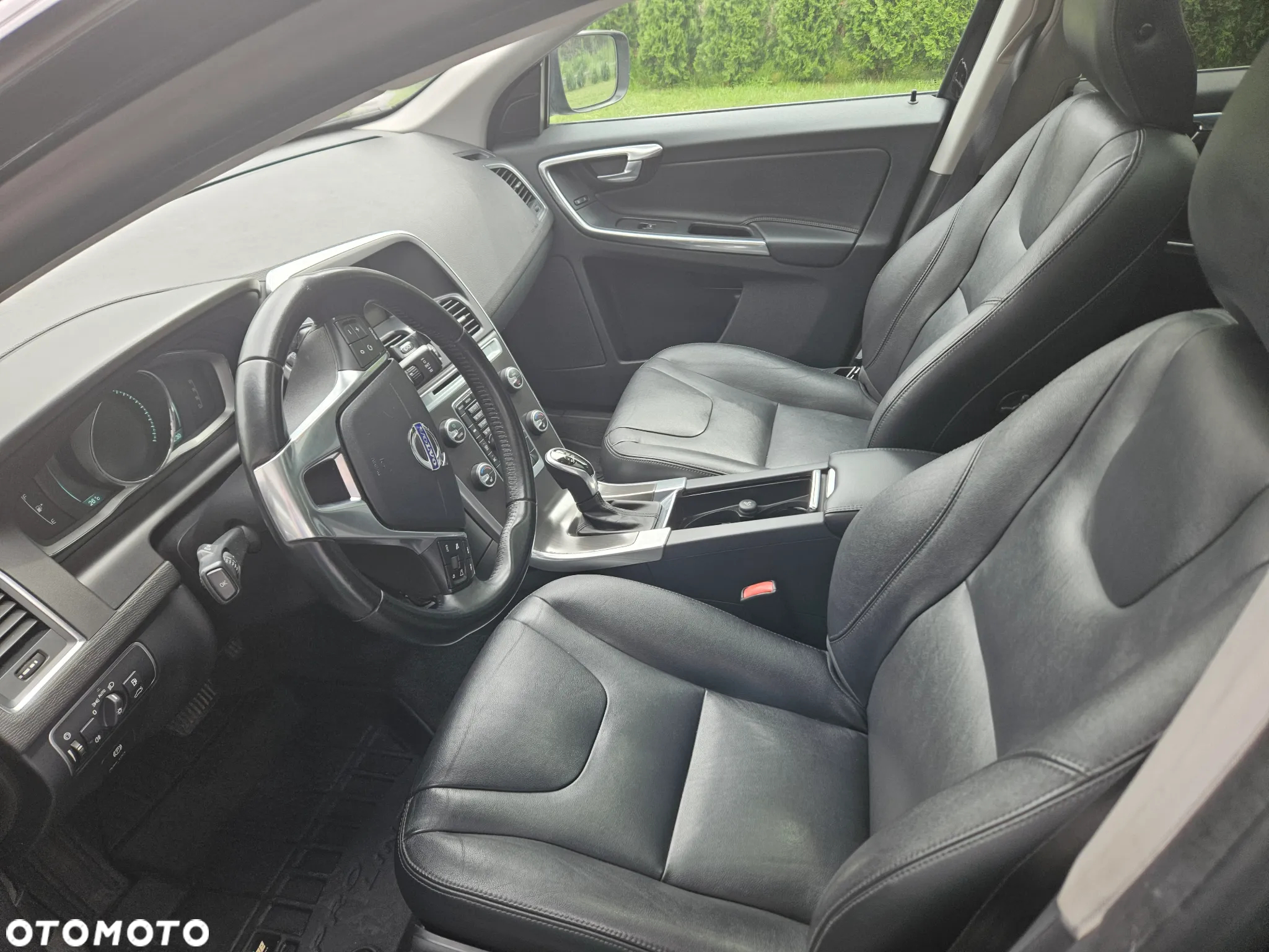 Volvo XC 60 T6 AWD Momentum - 2