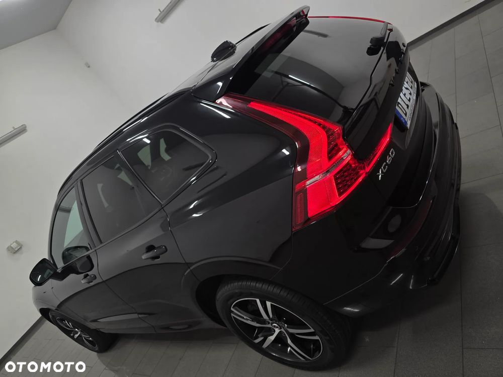 Volvo XC 60 B4 D Plus Dark - 35