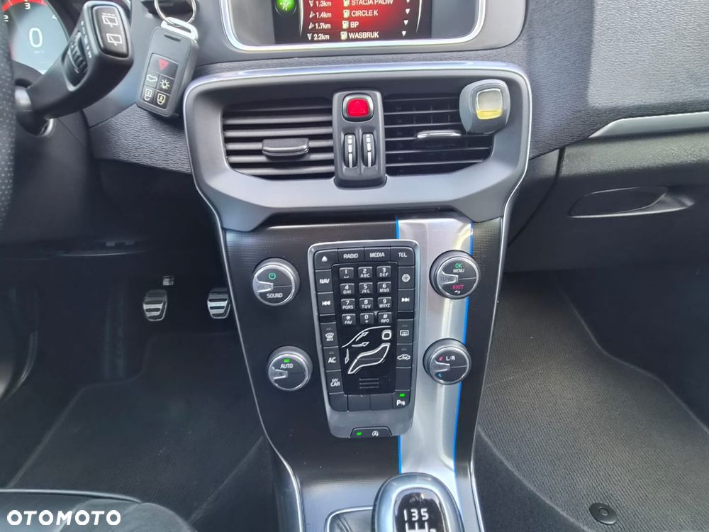 Volvo V40 D4 Kinetic - 19
