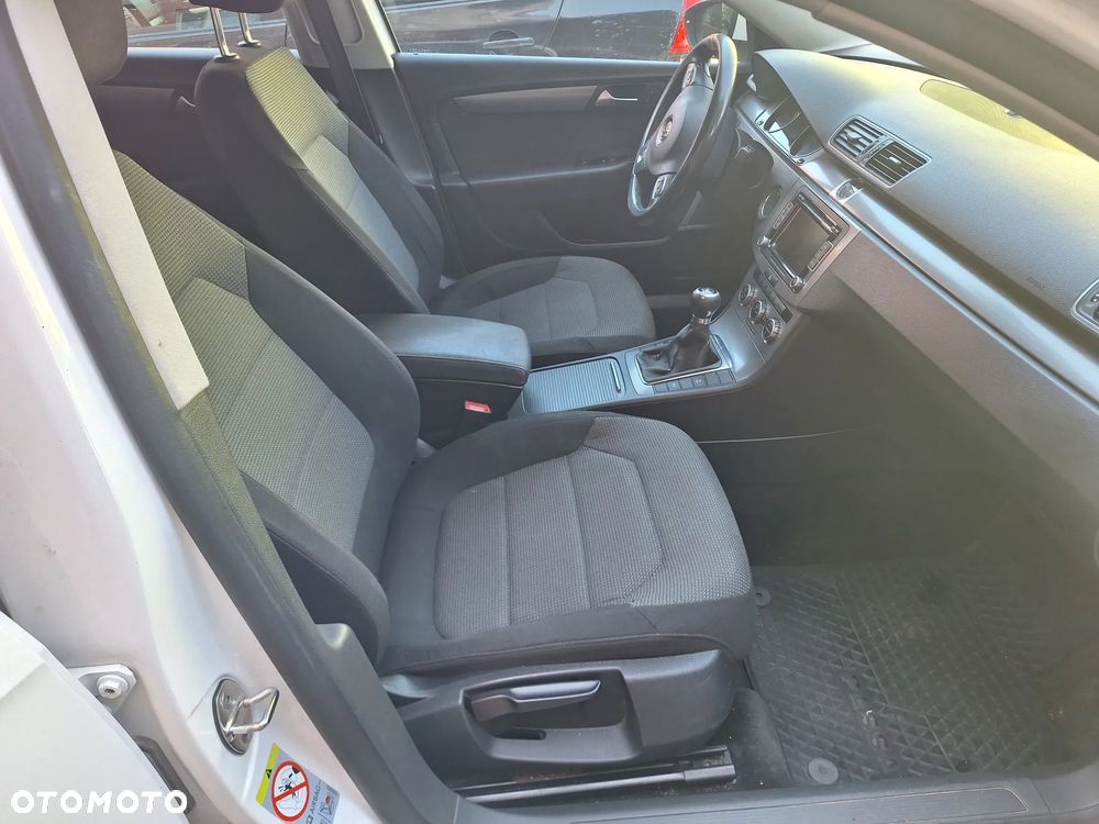 Volkswagen Passat - 15