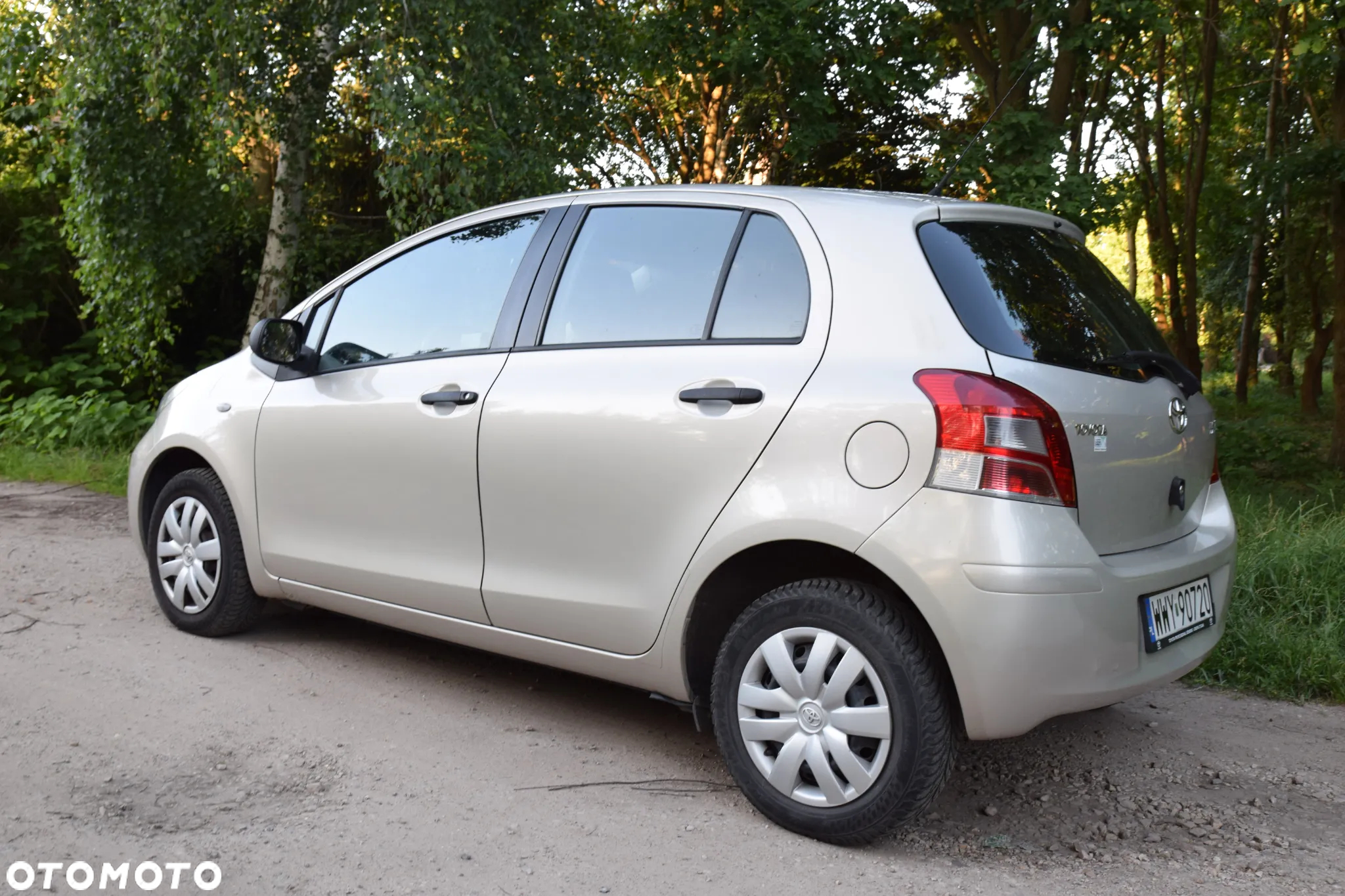 Toyota Yaris 1.0 Luna A/C - 2
