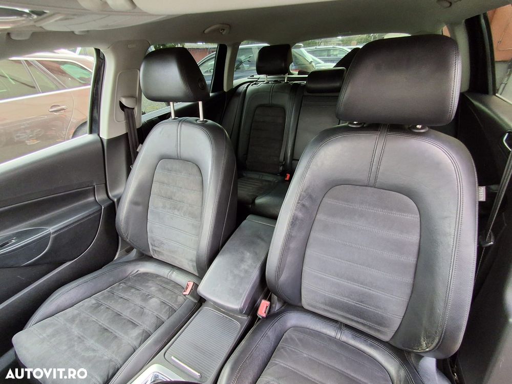 Volkswagen Passat - 13