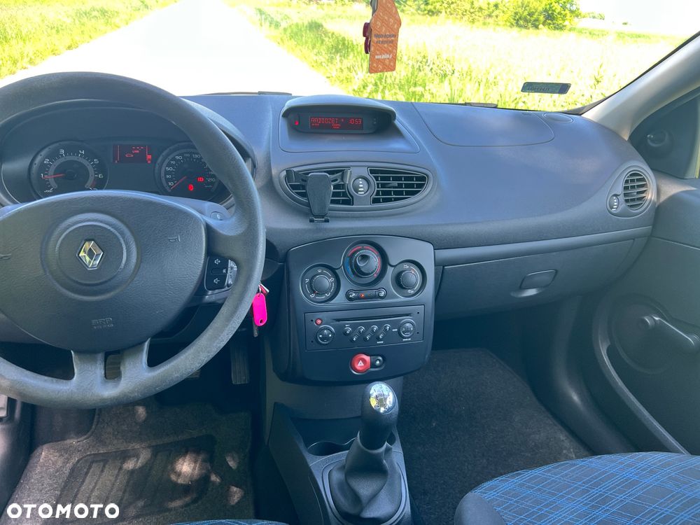 Renault Clio - 7