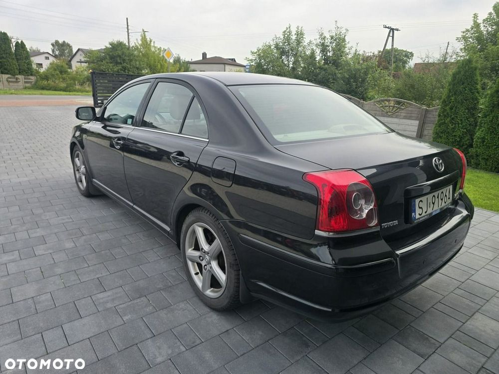 Toyota Avensis - 9