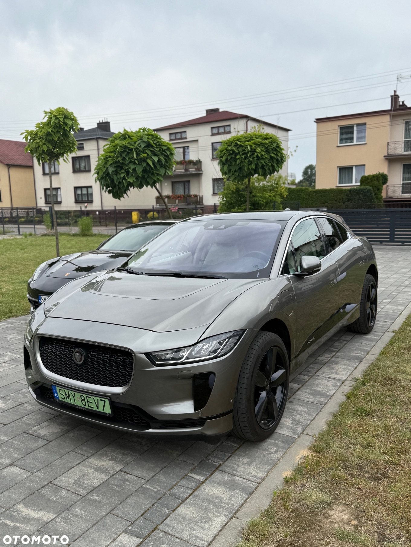 Jaguar I-Pace EV400 90kWh AWD R-Dynamic HSE - 4