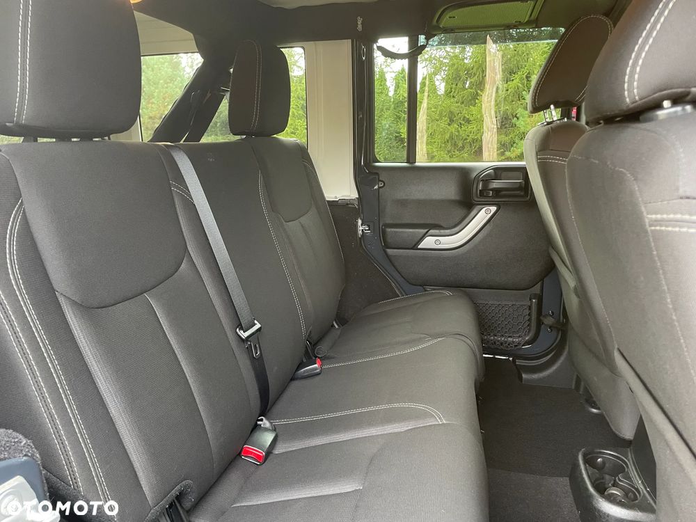 Jeep Wrangler 3.6 Unlim Sahara - 27