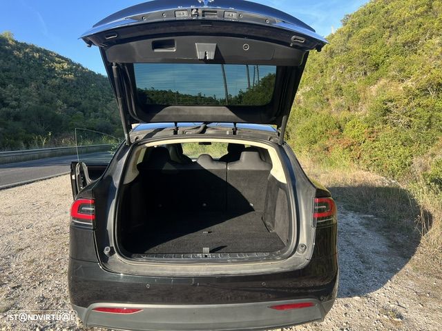 Tesla Model X Standard Range - 13