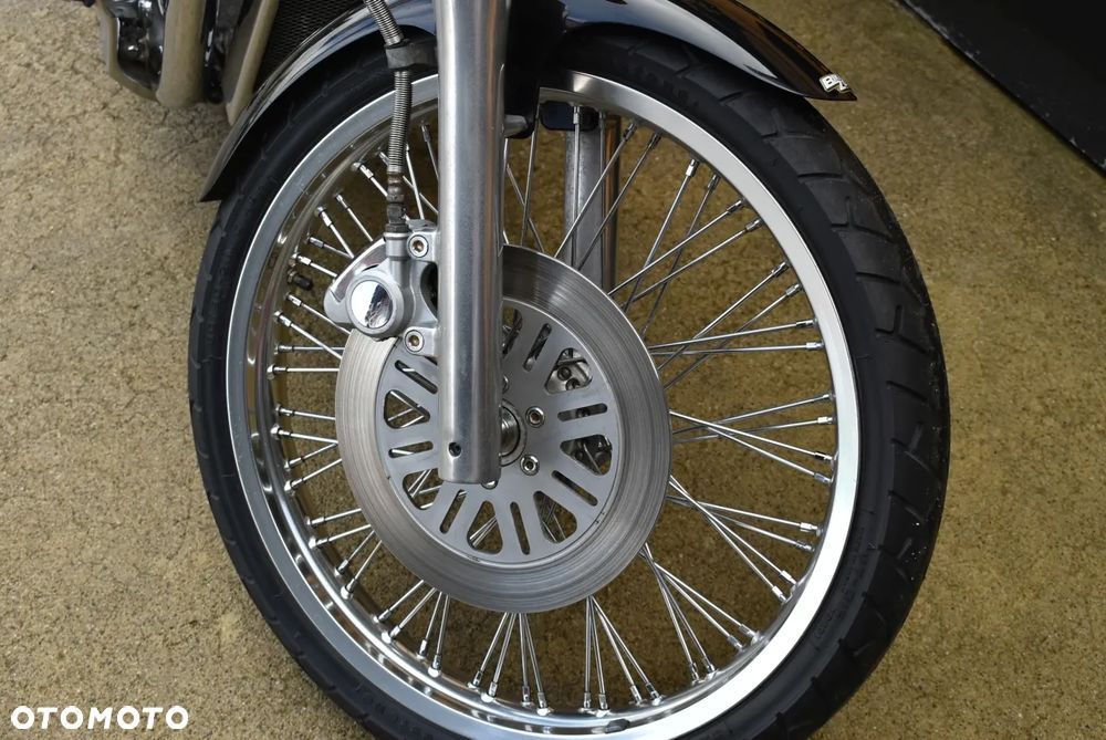 Suzuki Intruder - 27