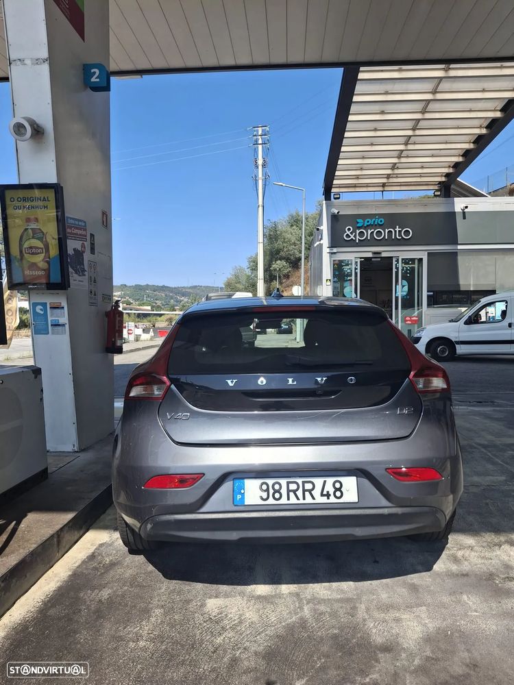Volvo V40 1.6 D2 Momentum Powershift - 1