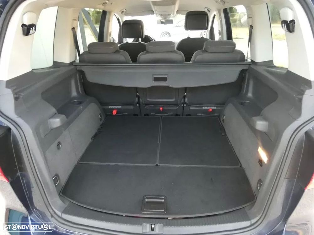 VW Touran 2.0 TDI DPF BlueMotion MATCH - 9