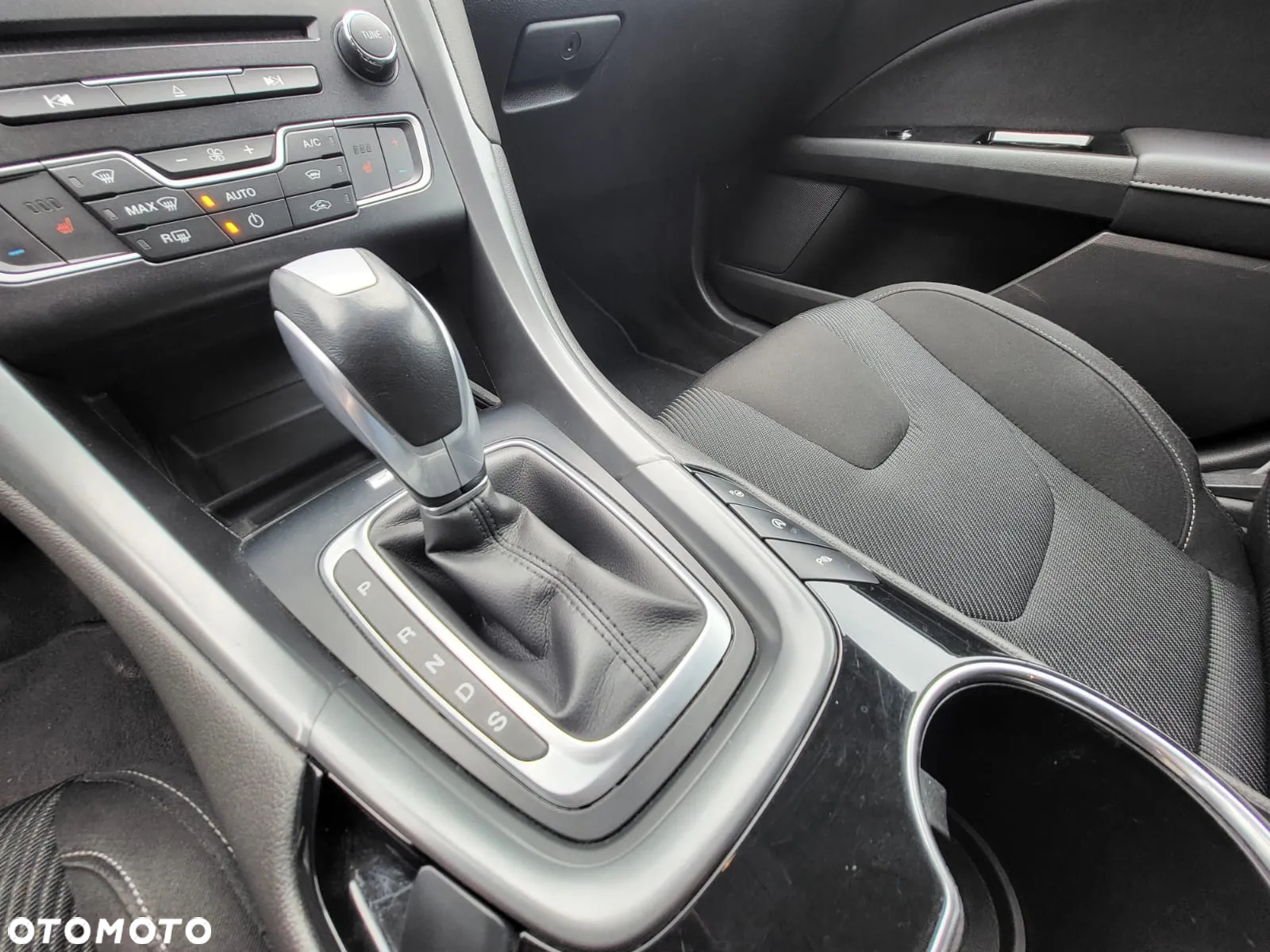 Ford Mondeo 2.0 TDCi Bi-Turbo ST-Line X PowerShift - 19
