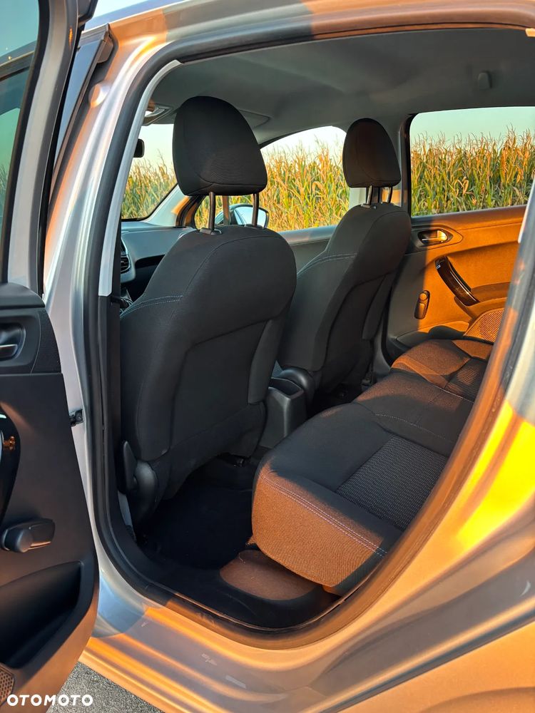 Peugeot 208 1.2 PureTech Style - 17