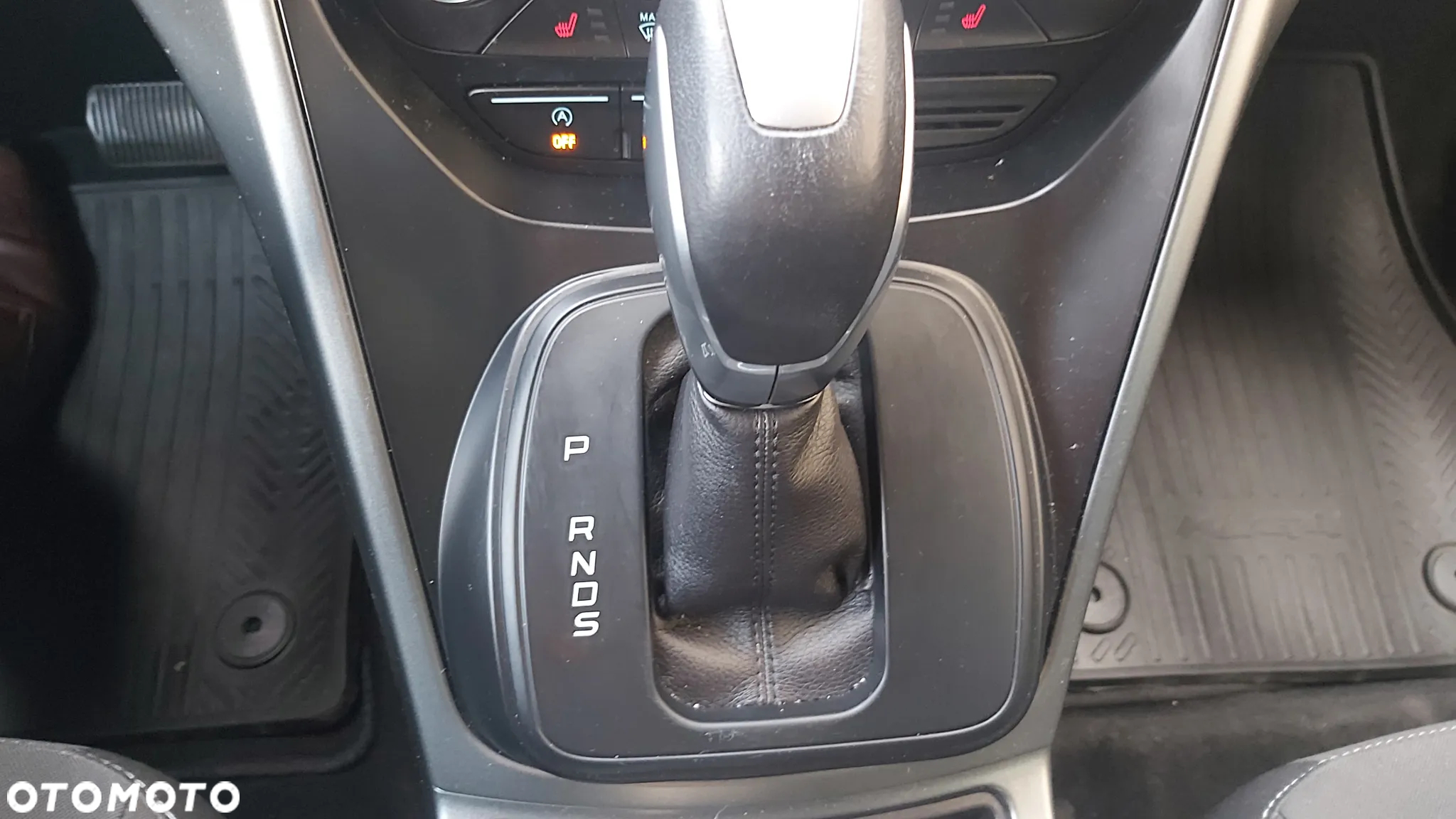 Ford Kuga - 28