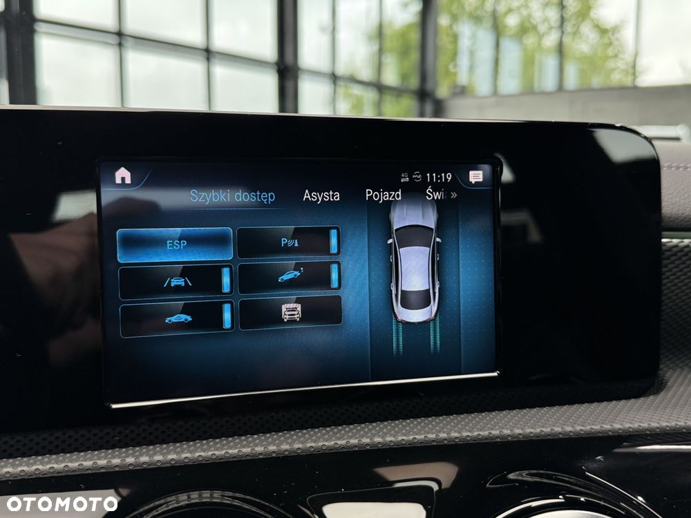 Mercedes-Benz CLA 180 Progressive 7G-DCT - 34