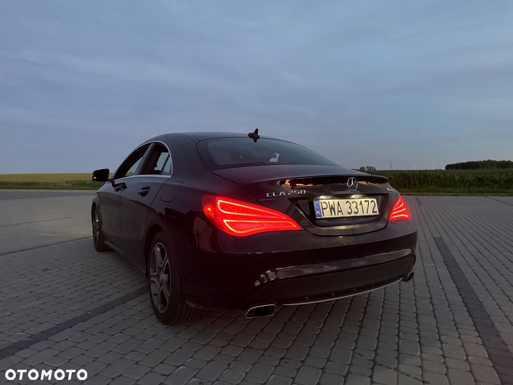 Mercedes-Benz CLA 250 4Matic 7G-DCT Urban - 31