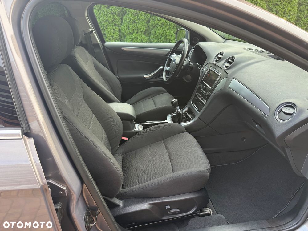 Ford Mondeo 2.0 TDCi Titanium - 27