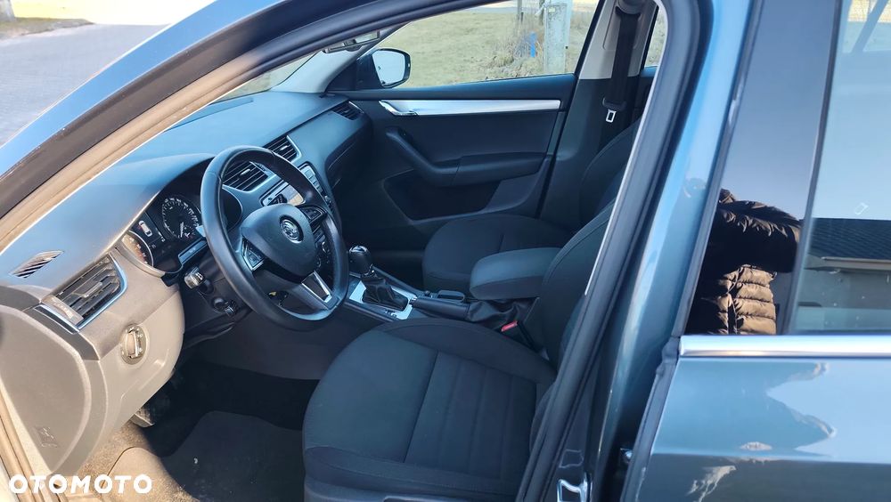 Skoda Octavia 2.0 TDI DSG Ambition - 4
