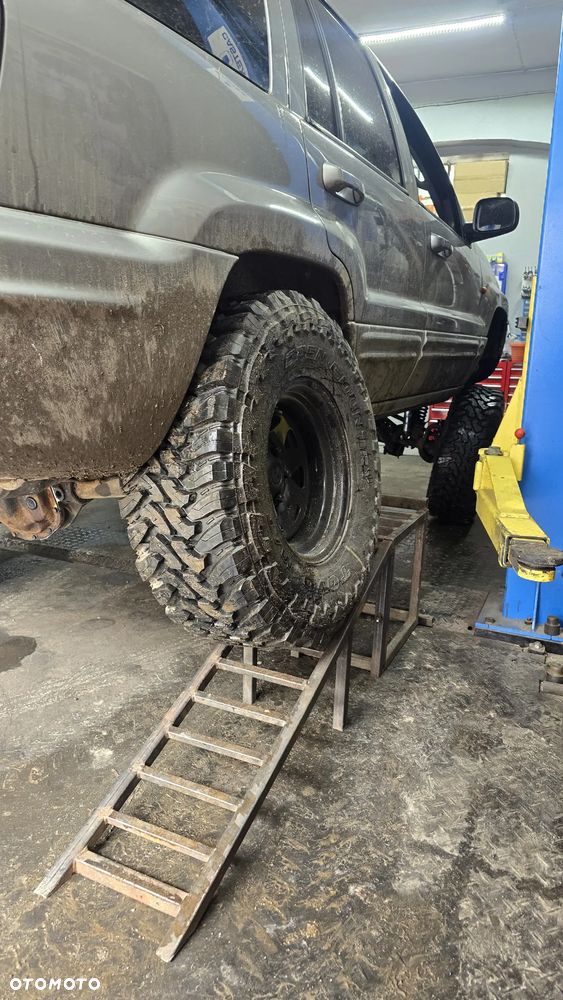 Jeep Grand Cherokee - 13