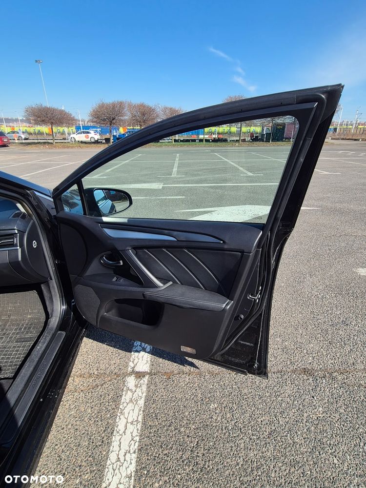 Toyota Avensis 2.0 D-4D Prestige - 11