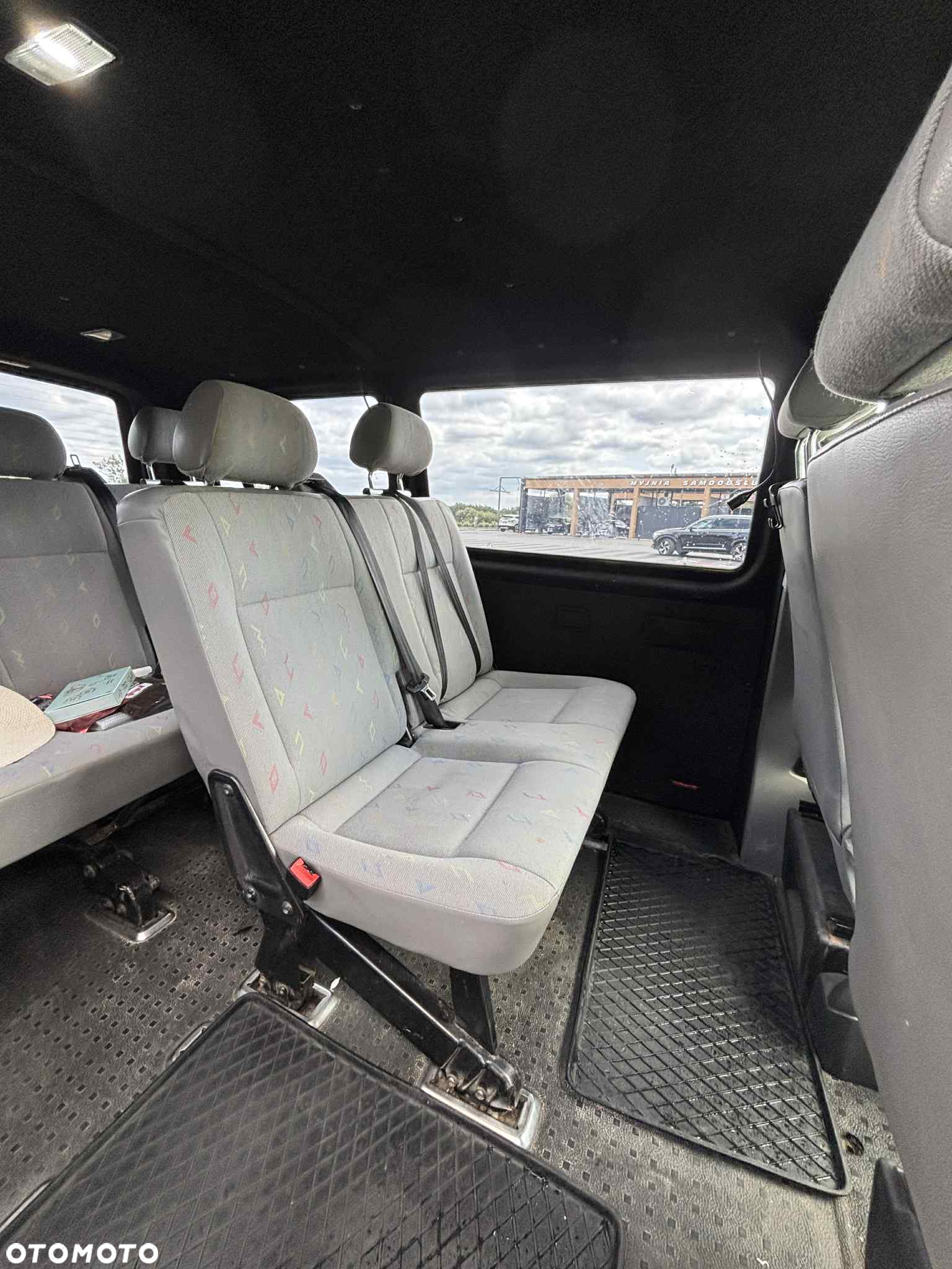 Volkswagen Transporter - 8