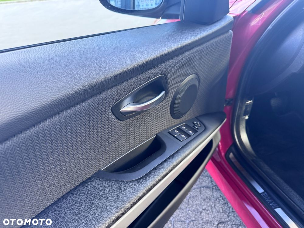 BMW Seria 3 320i Edition Exclusive - 26