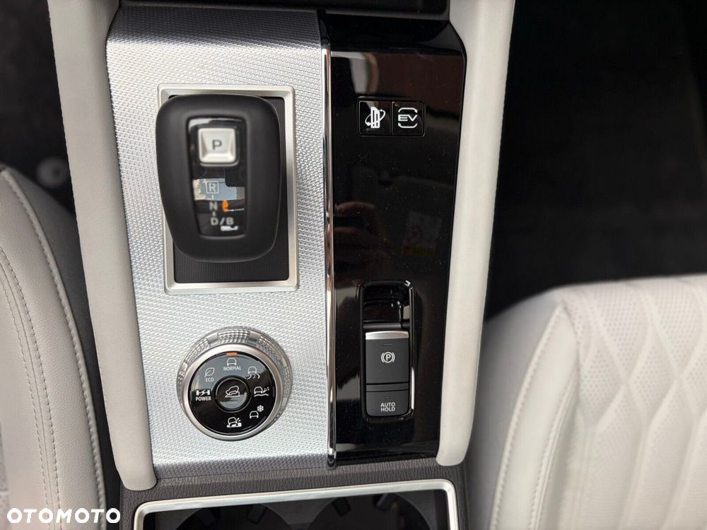 Mitsubishi Outlander - 22
