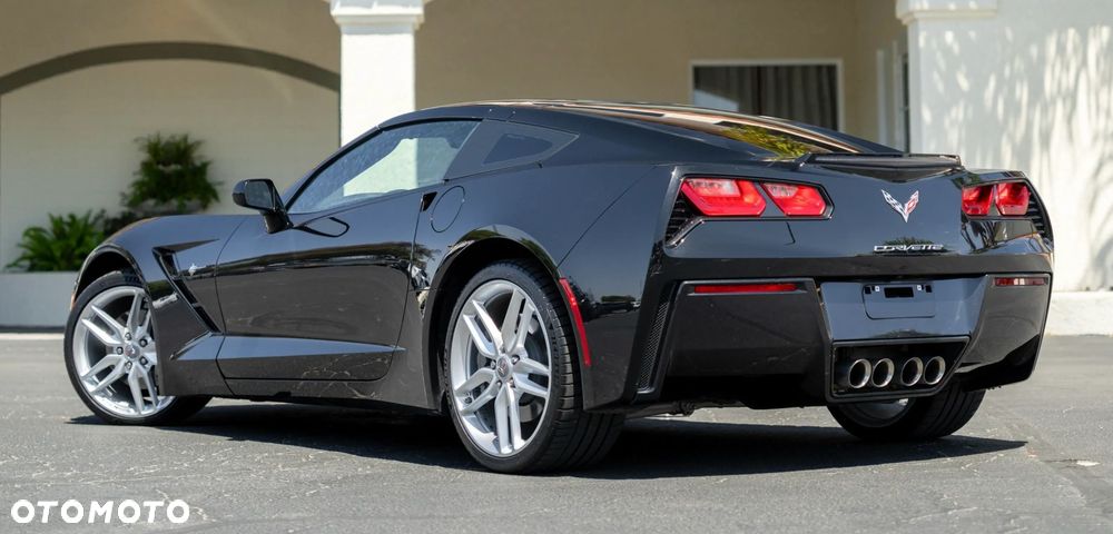 Chevrolet Corvette - 8