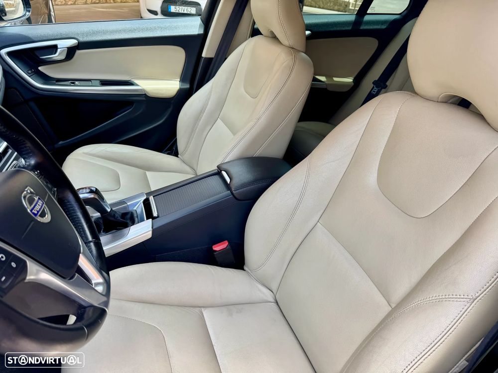 Volvo V60 Cross Country D3 Summum - 9