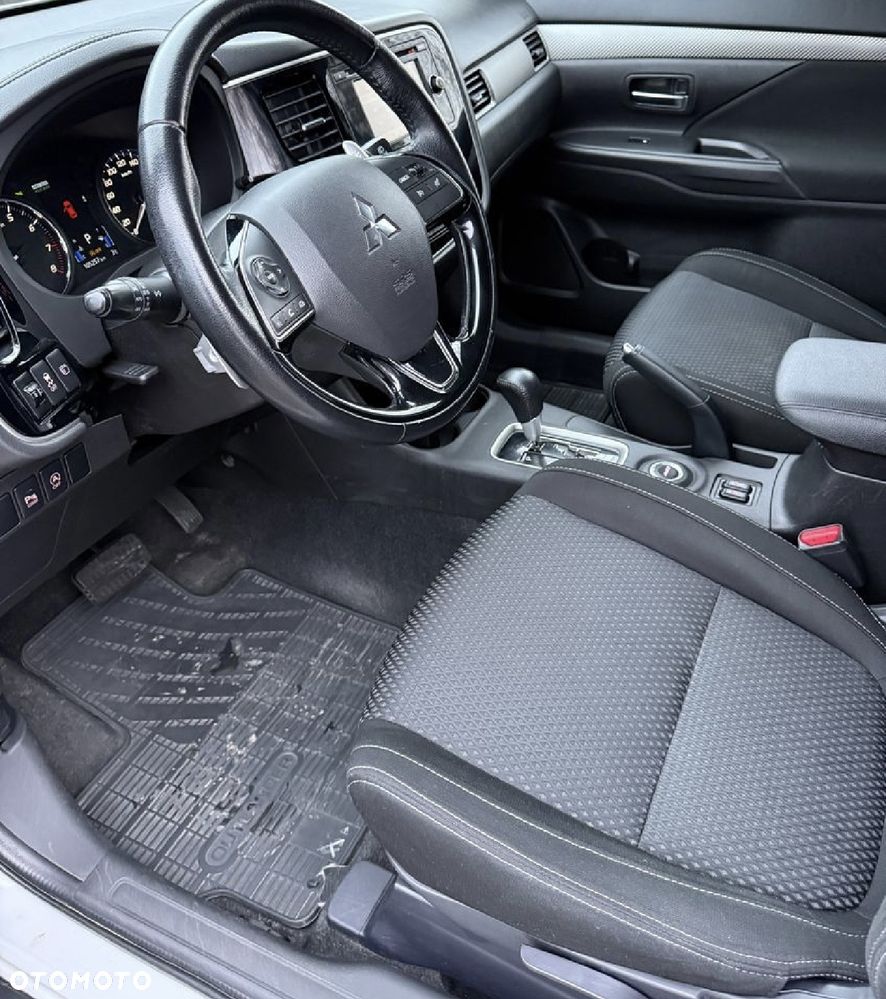 Mitsubishi Outlander 2.0 4WD CVT Active+ - 8