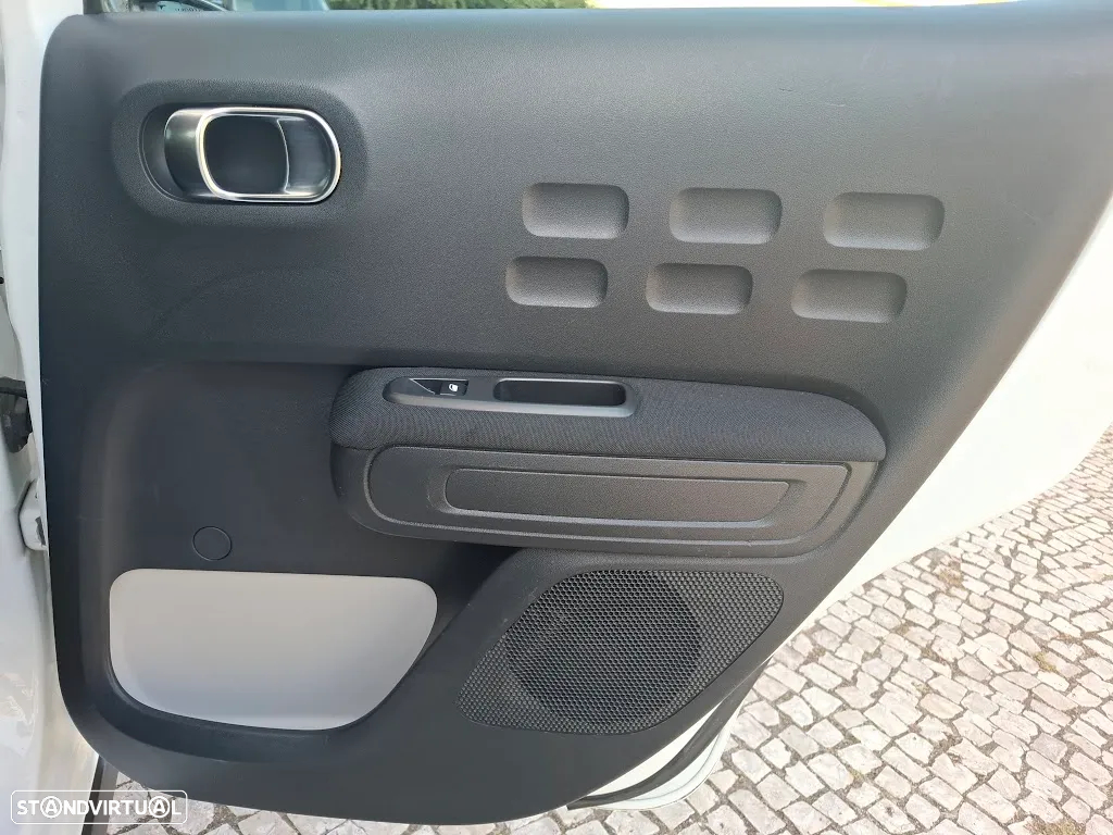 Citroën C3 1.2 PureTech Shine EAT6 - 36