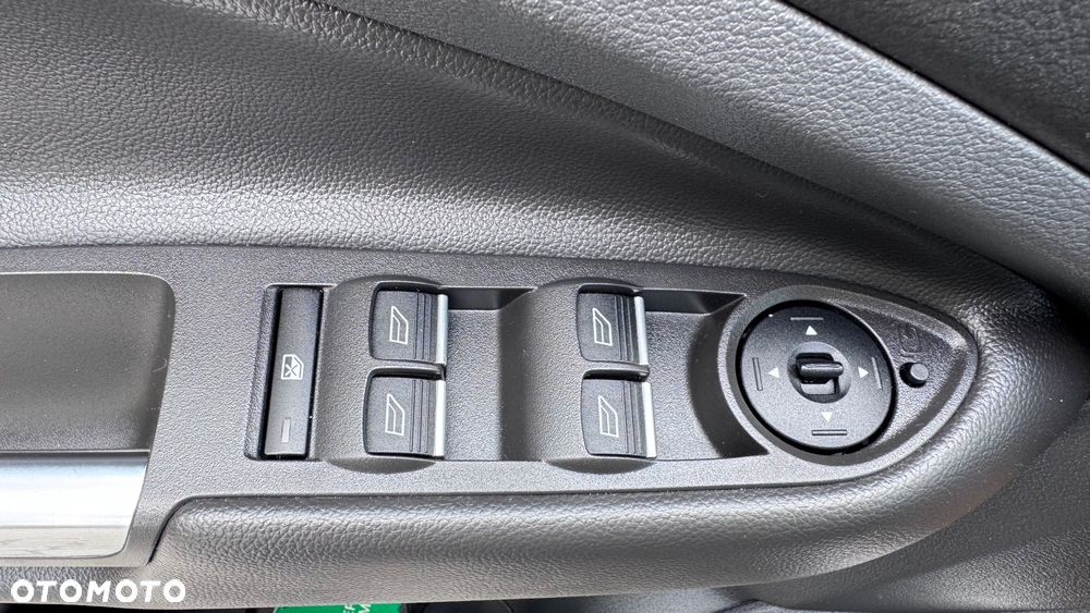 Ford Kuga 1.6 EcoBoost 2x4 Trend - 29