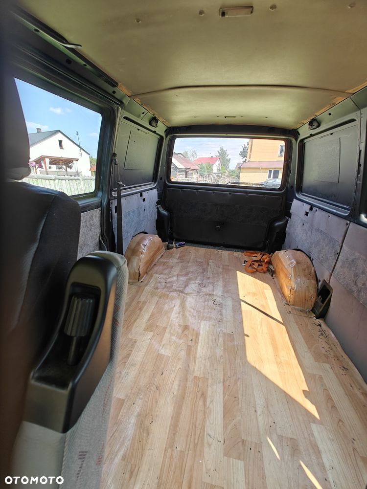 Volkswagen Transporter - 8