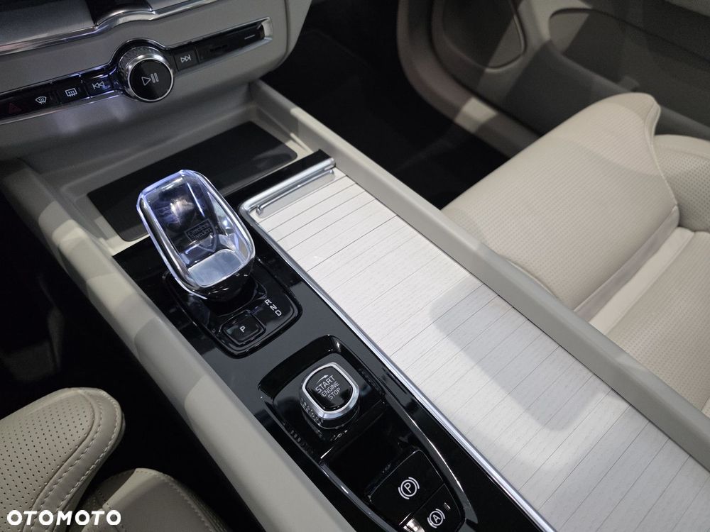 Volvo XC 60 - 21