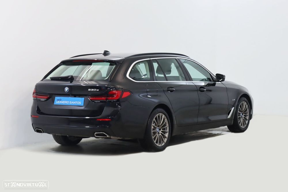BMW 530 e Line Luxury - 3